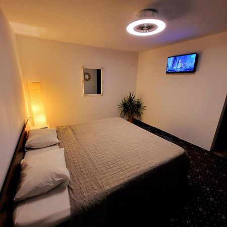 Forest Inn Izvorani Εξωτερικό φωτογραφία