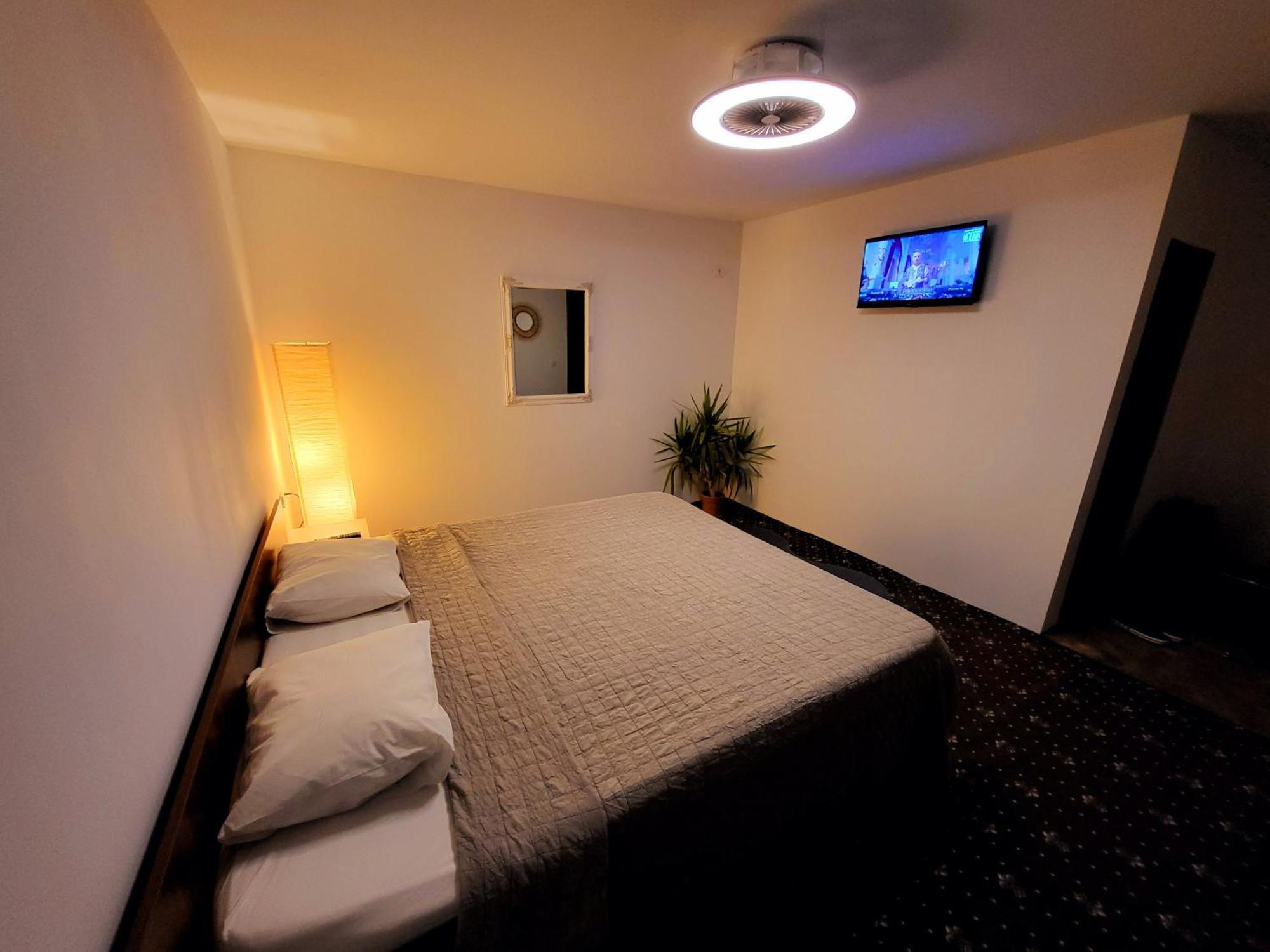 Forest Inn Izvorani Εξωτερικό φωτογραφία